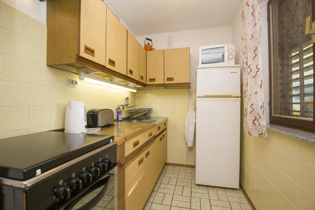 Apartman Laurus Malinska Buitenkant foto