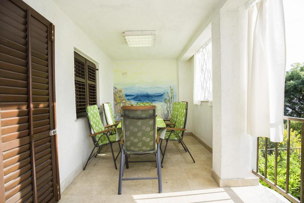 Apartman Laurus Malinska Buitenkant foto